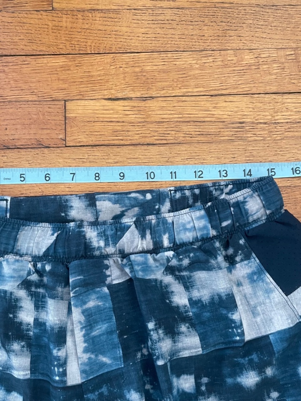 Lululemon Surge Short 4" Updated Out Of Mind Mini Bleached Indigo Starlight - Picture 5 of 10